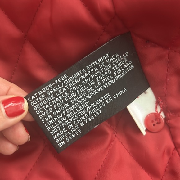 Red leather jacket let with removable black fur - Picture 5 of 6